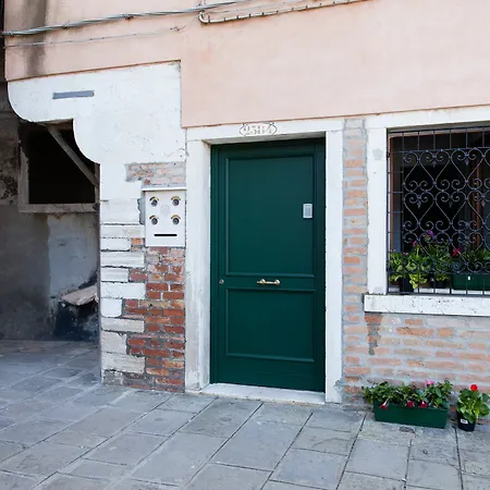 Prince Apartments Отель *